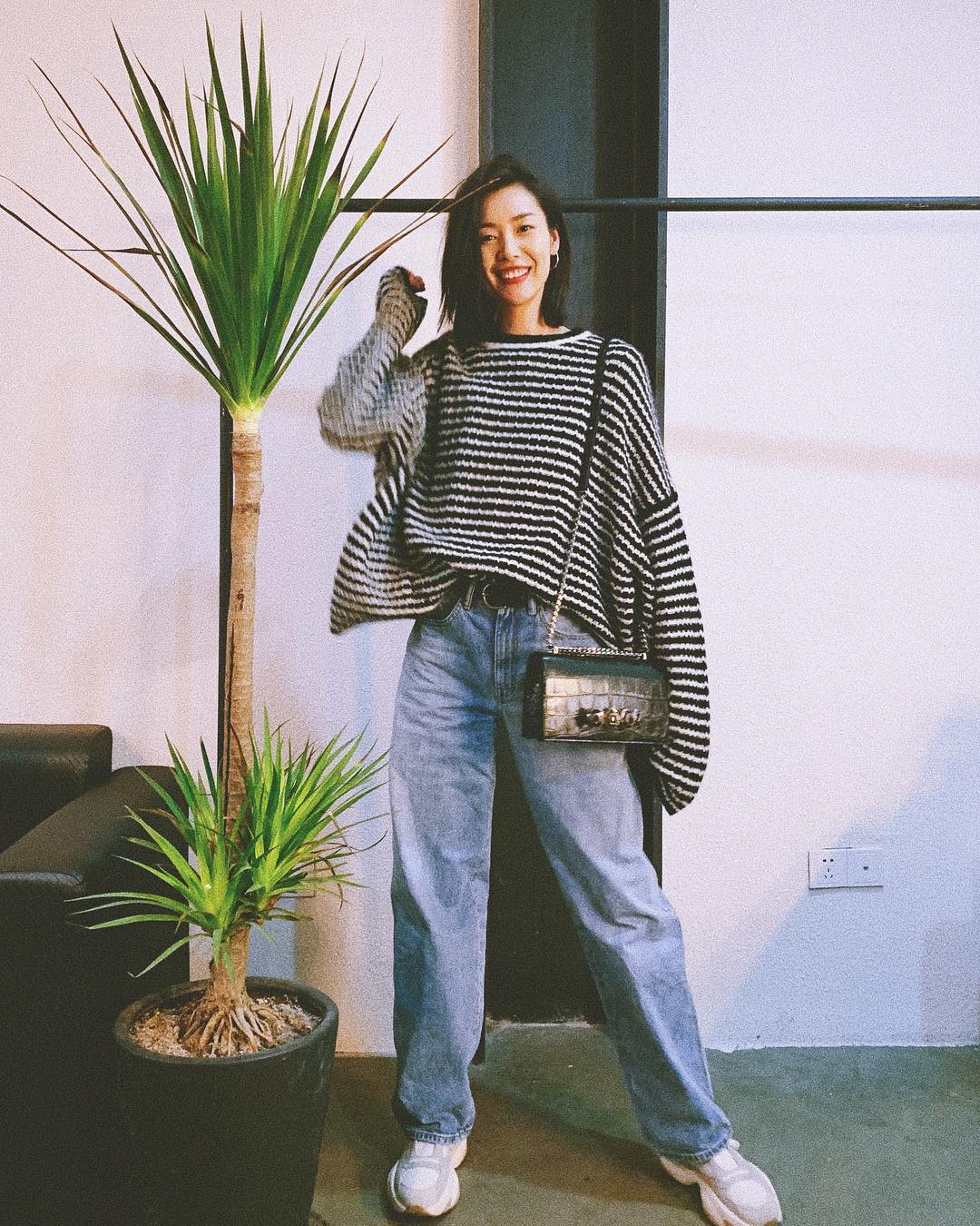 Phong cách đơn giản không ngờ của siêu mẫu giàu nhất Trung Quốc.&nbsp;