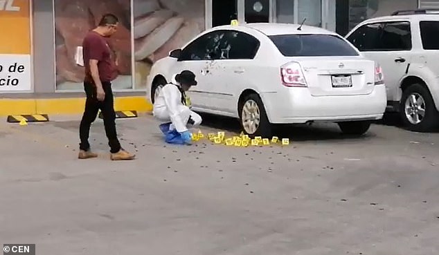 Khoảnh khắc cảnh sát bắt hụt con trai trùm ma túy El Chapo bị bắn 155 phát đạn - 3