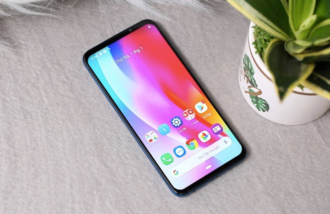 Vsmart Live với màn hình siêu rộng.