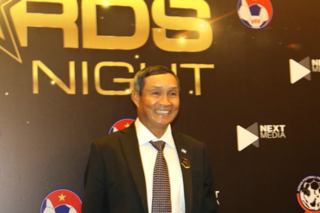 Ông Mai Đức Chung - HLV trưởng đội
tuyển bóng đá nữ Việt Nam