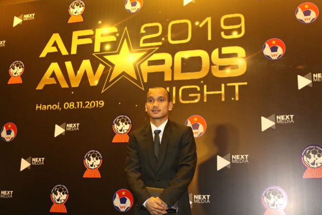 Riko
Simanjuntak - tiền vệ chỉ cao 1,60m nhưng có nền tảng kỹ thuật tốt
và được coi là "Messi Indonesia" cũng góp mặt