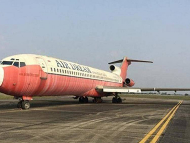 Tin tức trong ngày - Vì sao chậm xử lý tàu bay bỏ quên ở Nội Bài?