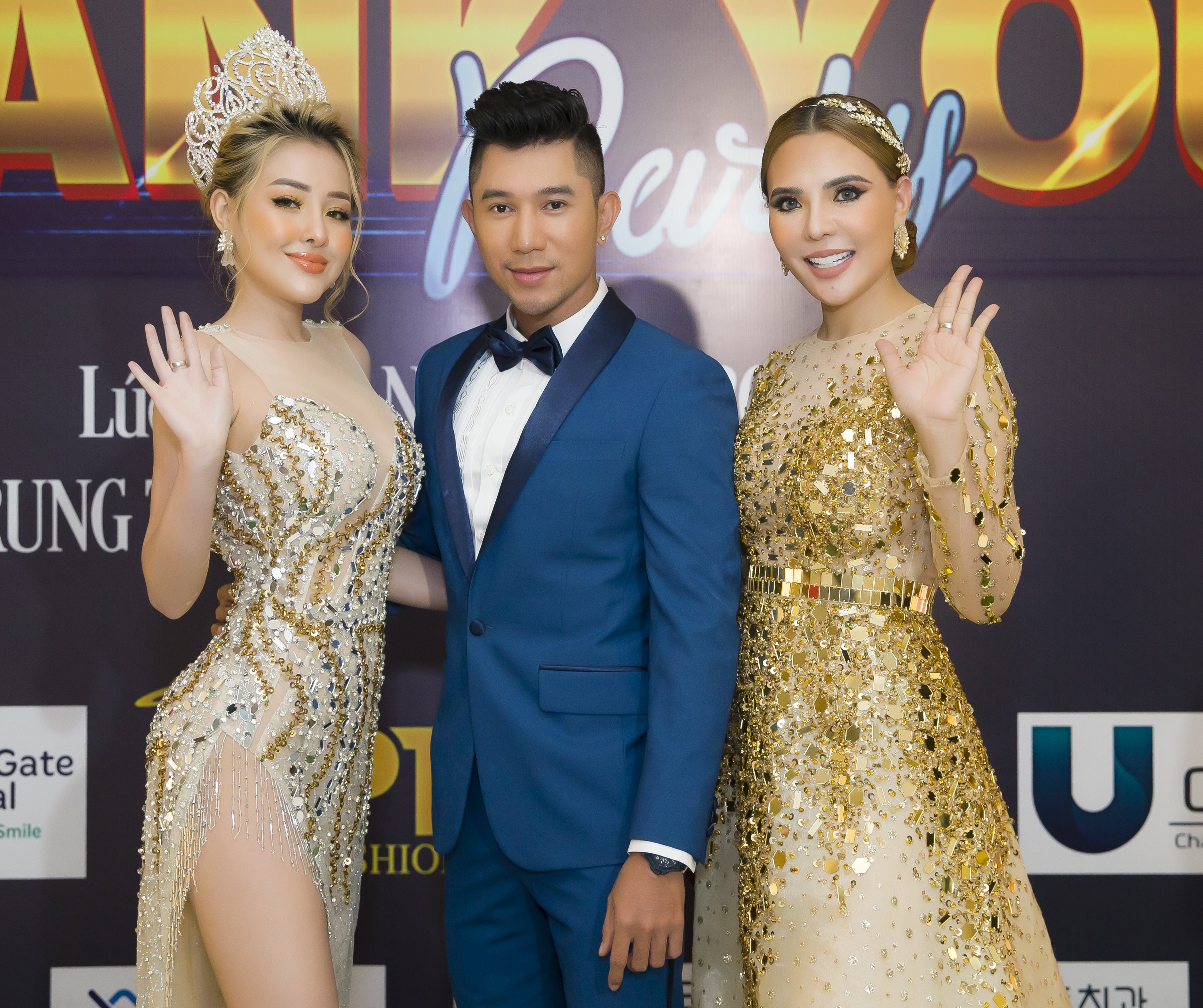 Hình ảnh mới nhất của Ngân 98, cô sánh đôi cùng nhạc sĩ Lương Bằng Quang tại một sự kiện. Nàng á hậu thị phi tiếp tục mặc váy xẻ đùi cao, với góc chụp nghiêng giúp cô khoe đôi chân thon dài hơn, nuột nà hơn.&nbsp;Trang phục được nhận định đã có sự tiết chế trong viêc khoe da thịt của Ngân 98, đơn giản nhưng tôn lên đường cong cơ thể một cách có giới hạn thay vì phô trương quá giới hạn như trước đó.