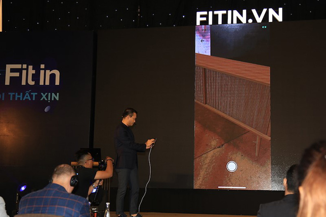 Khách hàng có thể thử đặt sản phẩm nội thất vào căn nhà để cảm nhận sự phù hợp.