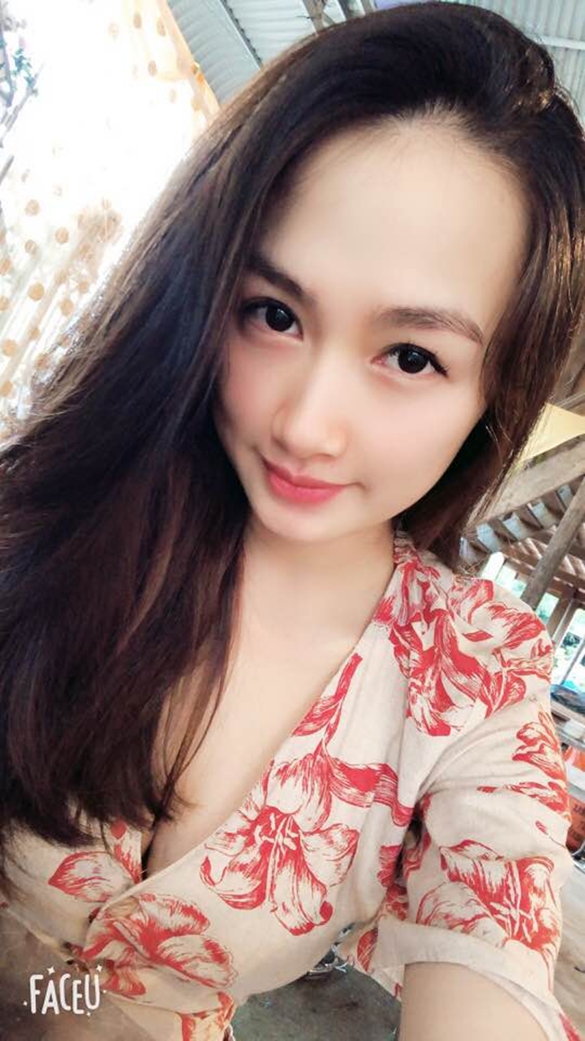 Bà xã diễn viên &#34;Hương ga&#34; được nhận xét đẹp và sắc sảo, quyến rũ hơn sau khi làm mẹ.