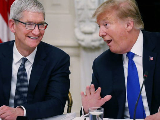 Thời trang Hi-tech - CEO Apple – Tim Cook đã “mê hoặc” Tổng thống Trump bằng cách nào?