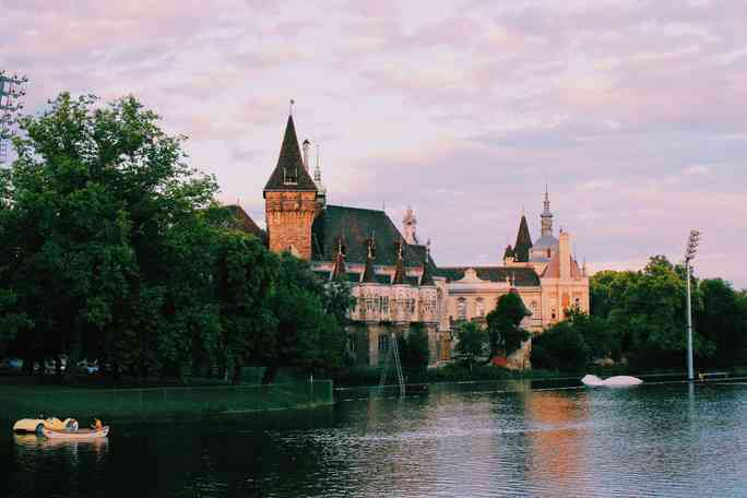 Lâu đài Vajdahunyad