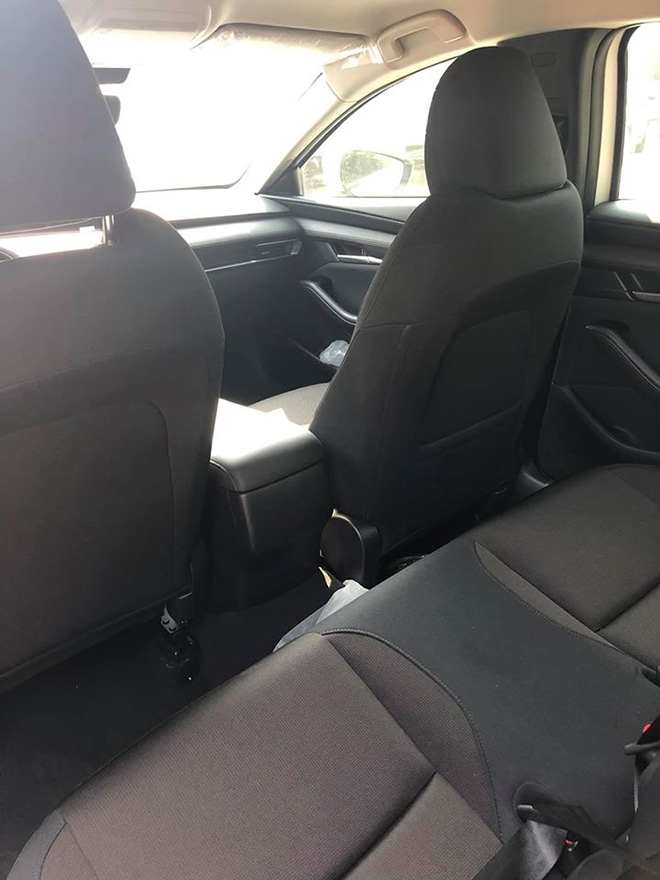 Soi chi tiết Mazda3 thế hệ mới sedan phiên bản tiêu chuẩn với ghế nỉ - 14