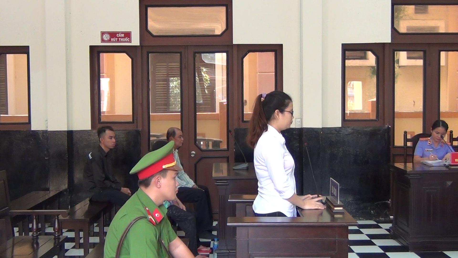 Hà tại phiên tòa.