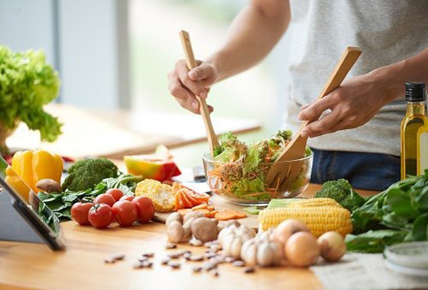 Chế biến và ăn tại nhà sẽ giúp đảm bảo nguồn thực phẩm tươi ngon