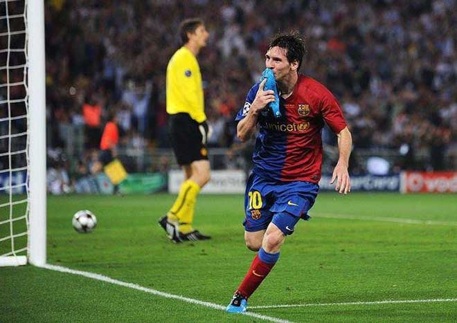 Messi ăn mừng bàn thắng ghi vào lưới MU năm 2009