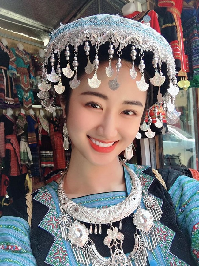 Trên trang cá nhân, Thu Ngân thường xuyên chia sẻ những hình ảnh xinh đẹp, trẻ trung của mình cùng những khoảnh khắc hạnh phúc chơi đùa cùng con trai.
