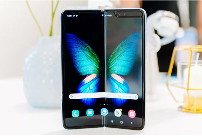 HOT: Smartphone gập lại Galaxy Fold sắp ra mắt tại Việt Nam - 2