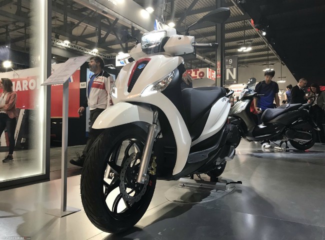 2020 Piaggio Medley vừa trình làng tại triển lãm xe EICMA 2019.