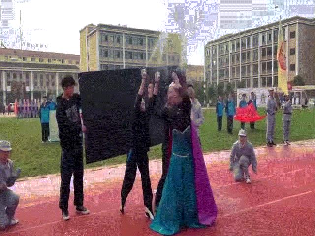 Bạn trẻ - Cuộc sống - Công chúa Elsa phiên bản "cục súc" khiến dân mạng phì cười