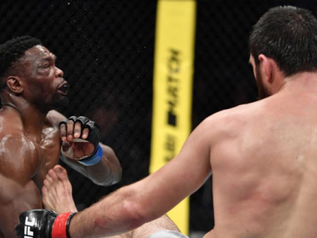 Thể thao - "Nhà vô địch" dính cú knock-out đáng sợ: Cả hàm răng "văng ra ngoài"