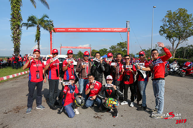 Đoàn HVN tại chặng 18 MotoGP