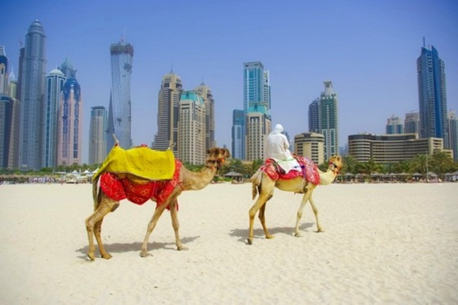 UAE (Các Tiểu Vương Quốc Ả Rập Thống Nhất) là quốc gia nằm ở Tây Á. Đây là quốc gia giàu có với  7 tiểu vương quốc Abu Dhabi, Dubai, Sharjah, al-Khaimah của Ra, Ajman, Umm al-Quwain và Fujairah.