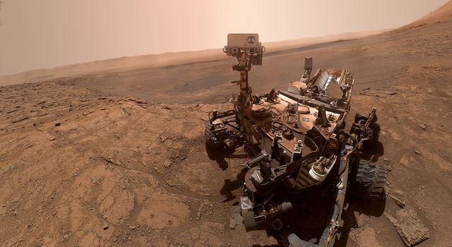 Tàu thám hiểm Curiousity của NASA trên bề mặt Sao Hỏa (Ảnh: NASA)