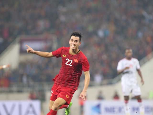 Bóng đá - Tiến Linh lập siêu phẩm làm Mỹ Đình "vỡ òa": Nã "rocket" không thể cản phá