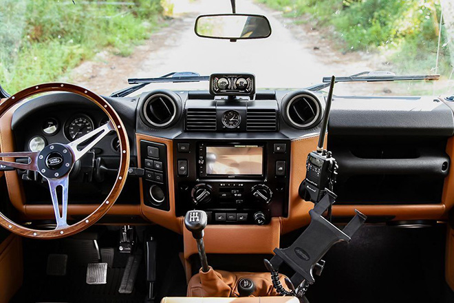 Land Rover Defender ECD, xế “phượt” dành cho người lắm tiền - 7