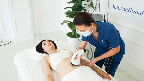 NSƯT Mỹ Duyên sử dụng dịch vụ tại Nevada