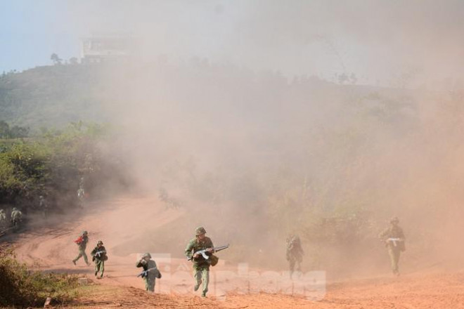 Trong phần thực binh, cùng với các lực lượng phòng không, pháo binh, tăng - thiết giáp, bộ binh… các đơn vị thuộc Quân đoàn 1 đã đánh bại hướng tiến công chủ yếu của địch ở một số khu vực điểm cao.