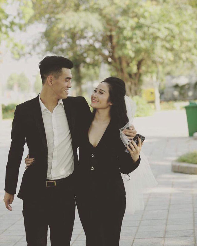 Những hình ảnh như chụp ảnh cưới của cặp đôi trước đây