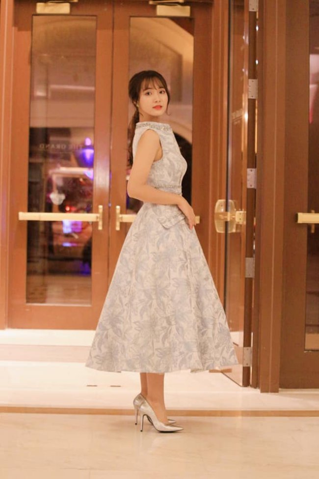Thậm chí, Jang Mi còn chia sẻ, đến thời điểm hiện tại, cô vẫn chưa có một mối tình chính thức nào. Nếu có cảm xúc với một ai đó cũng chỉ là cảm nắng, tình cảm nhất thời chứ không thể gọi là tình yêu sâu đậm.
