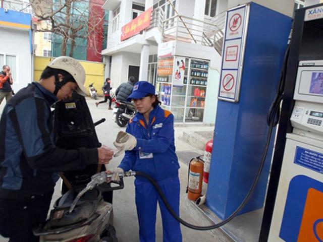 Thị trường - Tiêu dùng - Giá xăng bật tăng sau 2 kì liên tiếp giảm