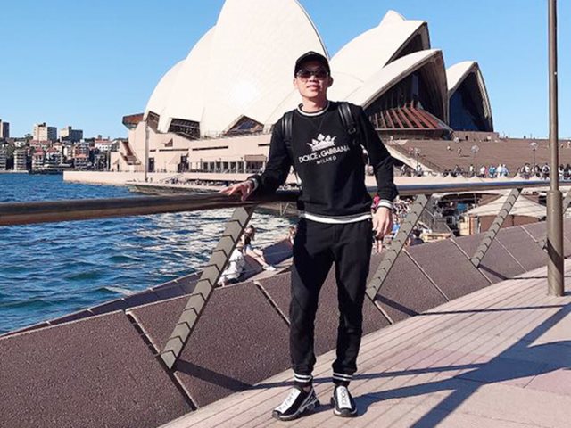 Thời trang - Tạm biệt tổ ong, Hoài Linh lột xác như trai trẻ với set đồ hiệu đắt tiền