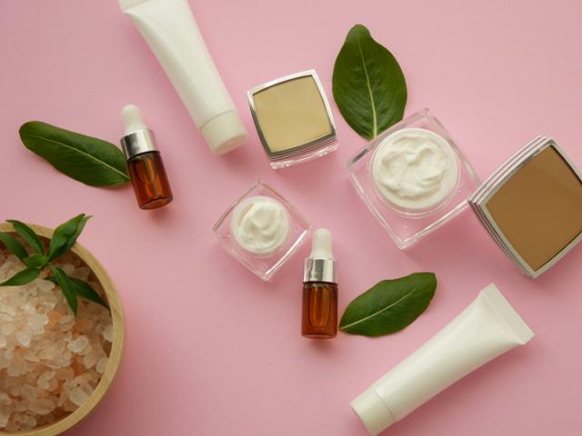 Làm đẹp - 5 thành phần cực độc hại trong mỹ phẩm gây mẩn mụn, ung thư