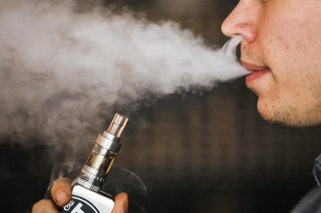 Do trong thuốc lá điện tử vẫn có thành phần nicotine nên không thể giúp người bệnh cai thuốc.