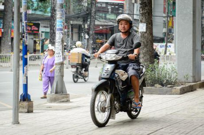 Cảnh đời bi đát của sao Việt: Người bán nước mía, kẻ chạy xe ôm vì cát - xê bèo bọt - 8