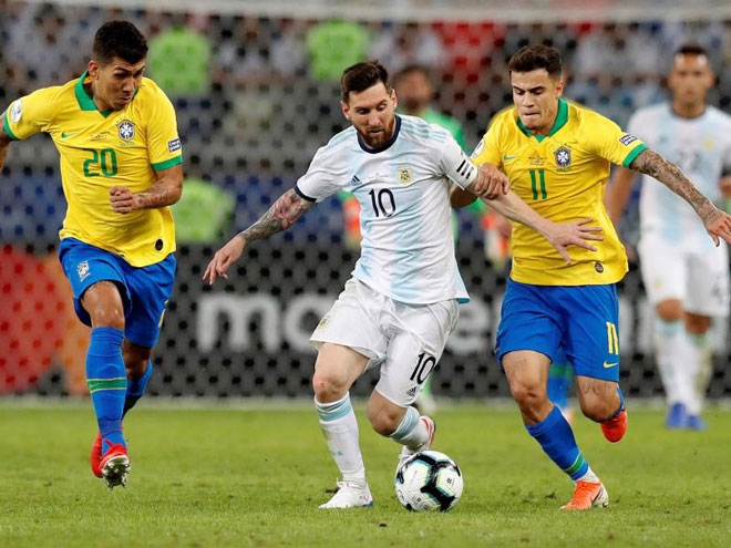 Messi có lần đầu tiên trở lại khoác áo Argentina để đối đầu với Brazil