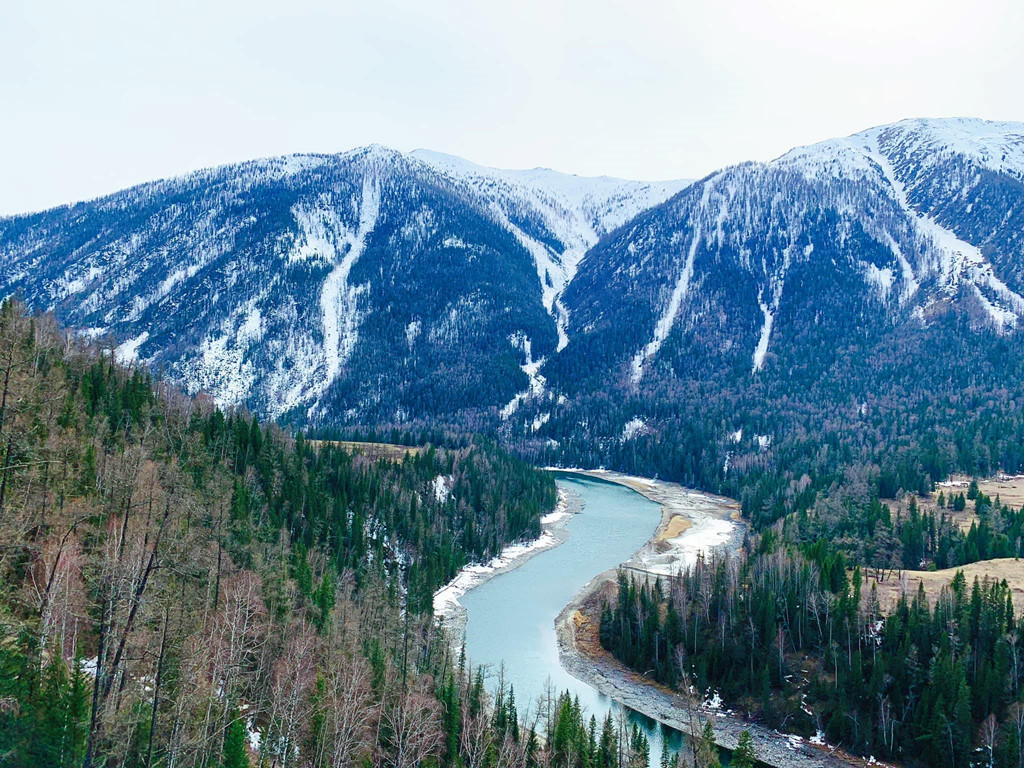 Tân cương không chỉ có mỹ cảnh mà còn có nhiều mỹ nữ. 
