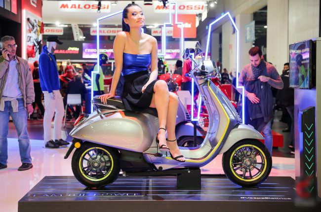 Thanh thoát trên xe ga của Vespa.