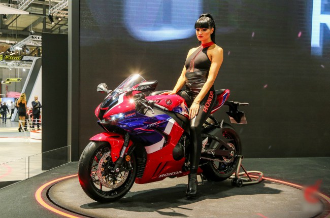 Chế ngự trên siêu xe của Honda.