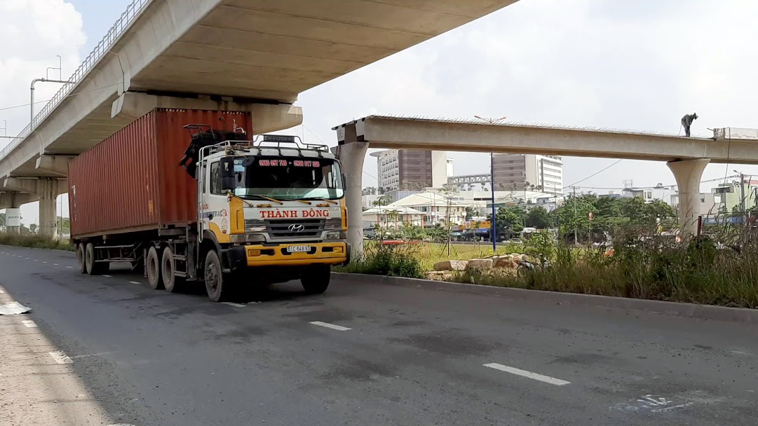 Vụ xe container đâm sập dầm cầu ở Sài Gòn: Tĩnh không không đảm bảo, ai bồi thường cho tài xế? - 3