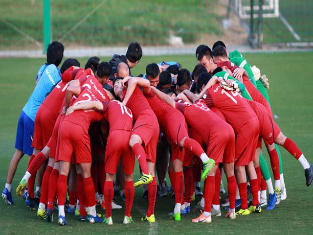 Bóng đá - "Con bài bí mật" của ĐT Việt Nam hé lộ bài đấu Thái, khích tướng Công Phượng