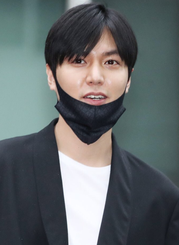 Khi tăng cân, Lee Min Ho bị chê xuống sắc.