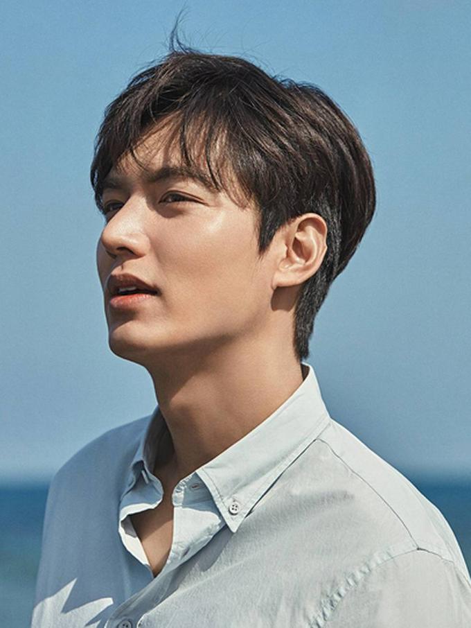 Việc làm sạch sâu rất quan trong trong chu trình dưỡng da của Lee Min Ho.