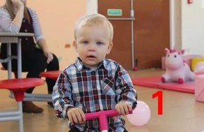 Cậu bé suýt chết vì một nụ hôn của người lớn - 1