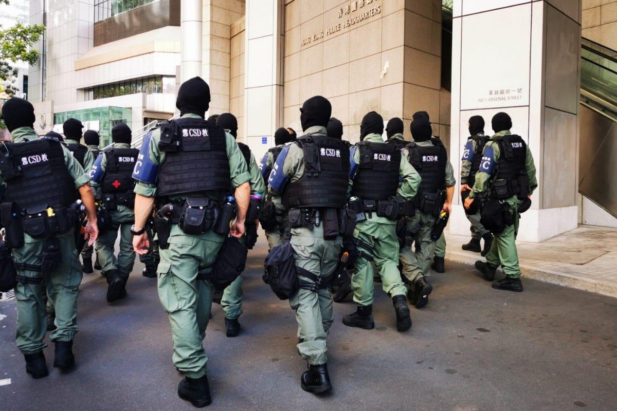 Lực lượng đặc nhiệm Phi Hổ được cử đi bảo vệ các cơ quan công quyền trọng yếu của Hong Kong vào ngày hôm qua (16.11) (Ảnh: Handout)