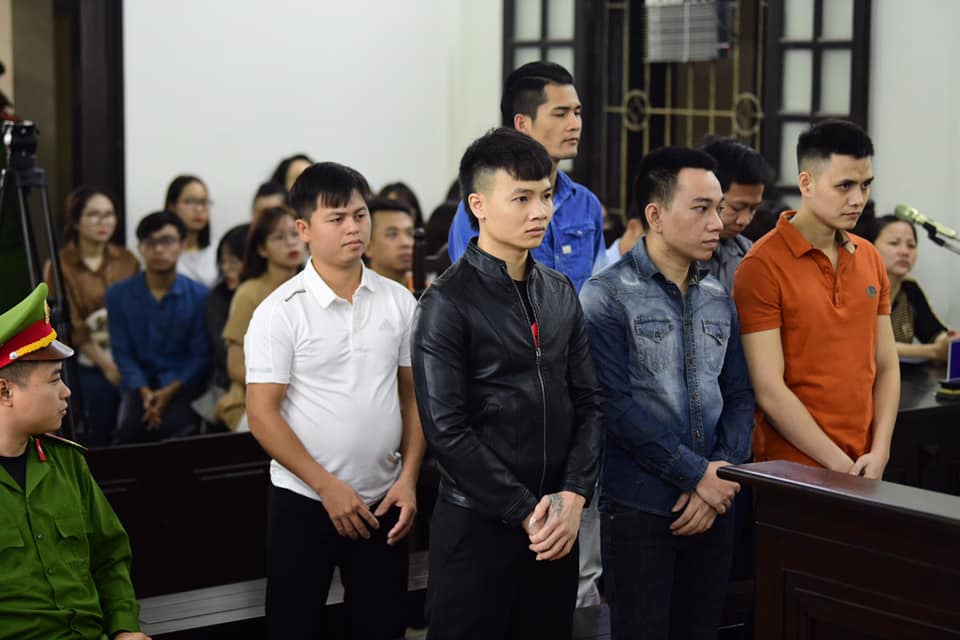 Ngô Bá Khá cùng các đồng phạm nghe HĐXX tuyên án cuối phiên toà sơ thẩm