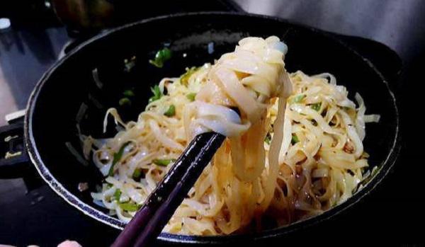 Phở xào cực ngon, cực nhanh cho sáng đầu tuần bận rộn - 3