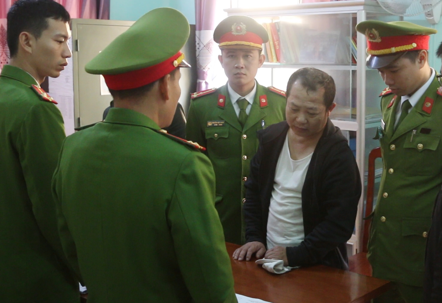 Nguyễn Văn Đức tại cơ quan công an