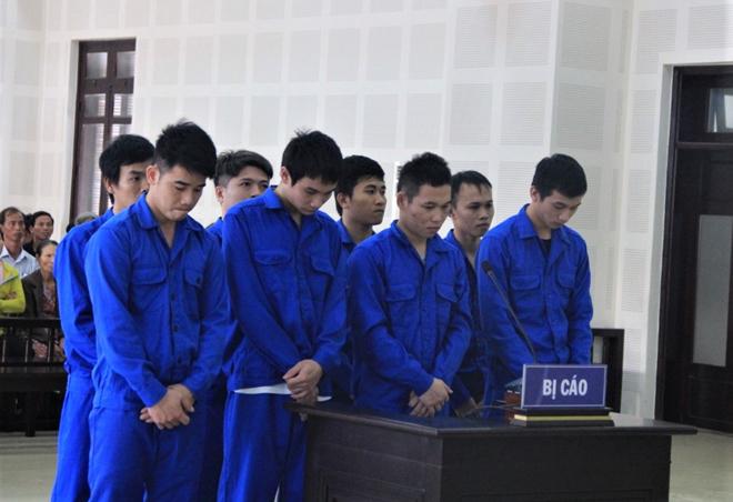 Các bị cáo tại phiên xét xử ngày 18-11