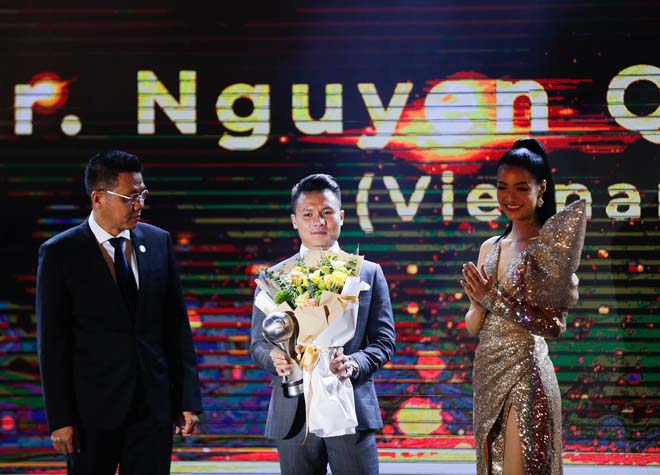 Quang Hải đánh bại Chanathip Songkrasin ở AFF Awards 2019