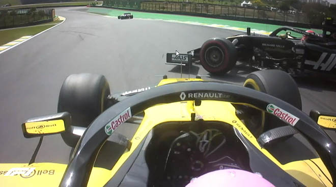 Ricciardo/Renault va chạm với Magnussen/Haas